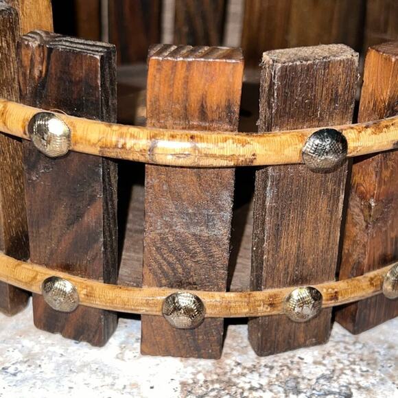 Vintage Corkscrew Wood Wishing Well Wooden Barrel with Turn Screw Nutcracker - Picture 5 of 9